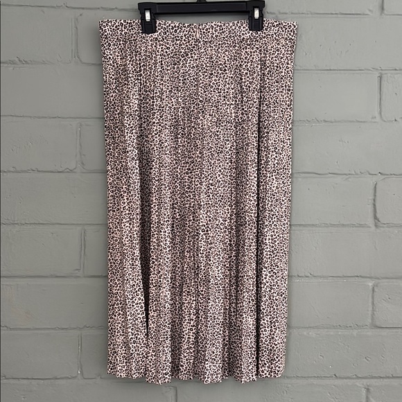 Ann Taylor Gold and Pink Leopard Pleated Midi Skirt Size 8, New, Back Zipper - Picture 4 of 11